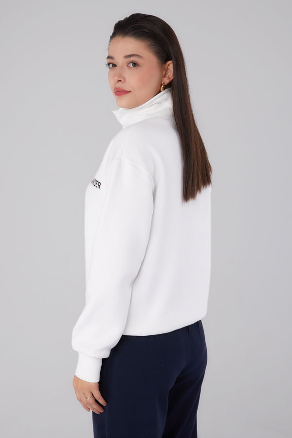 Düz Yarım Balıkçı Yaka Kadın Beyaz Fermuarlı Sweatshirt - 26368 BEYAZ