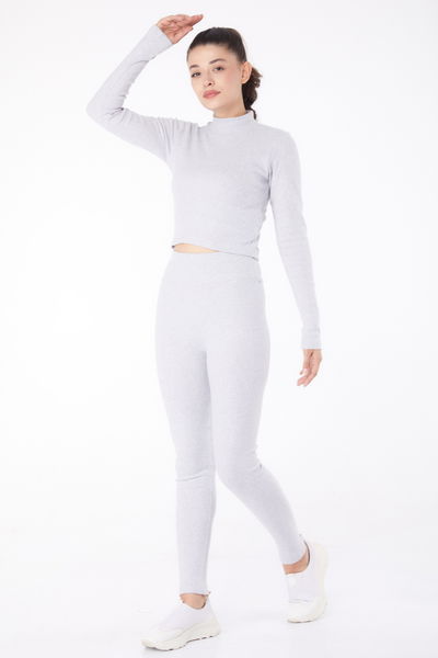 Düz Yarım Balıkçı Yaka Kadın Gri Crop Takım - 26213