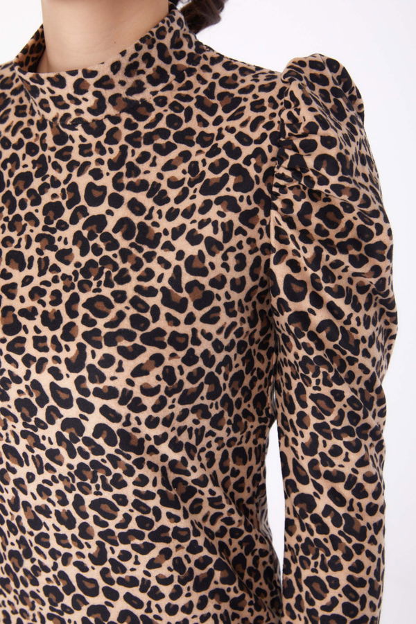 Düz Yarım Balıkçı Yaka Kadın Vizon Leopar Desenli Bluz - 26217