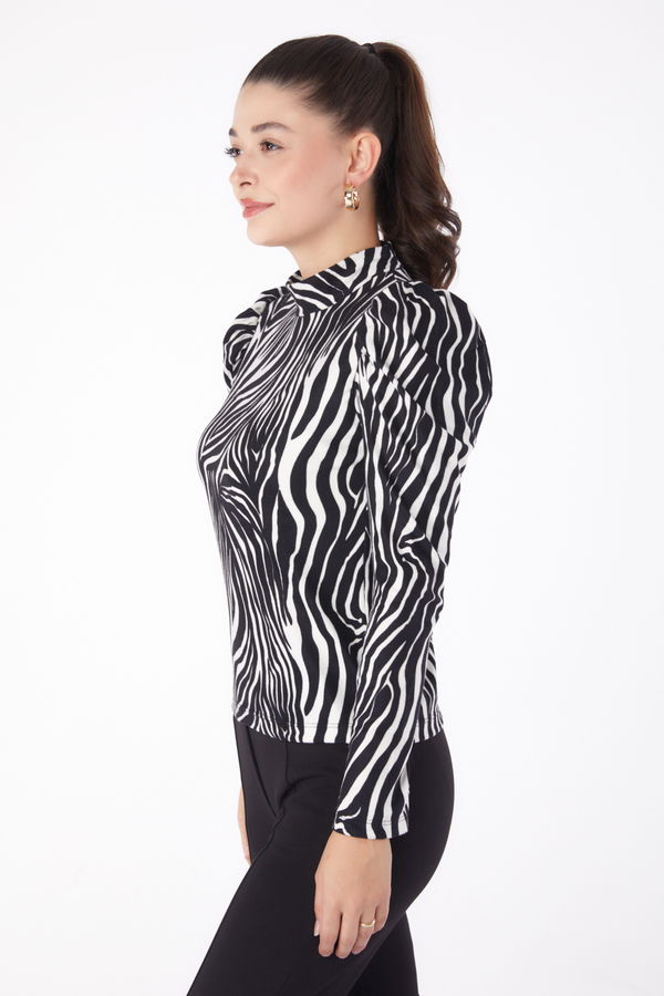 Düz Yarım Balıkçı Yaka Kadın Siyah Zebra Desenli Bluz - 26218