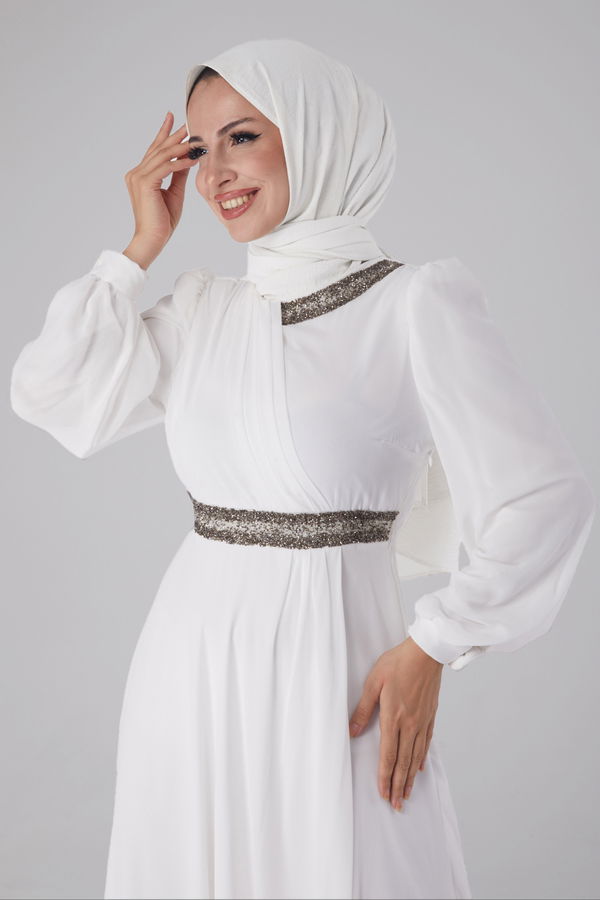 Düz Hakim Yaka Kadın Beyaz Taşlı Şifon Elbise - 26255 BEYAZ