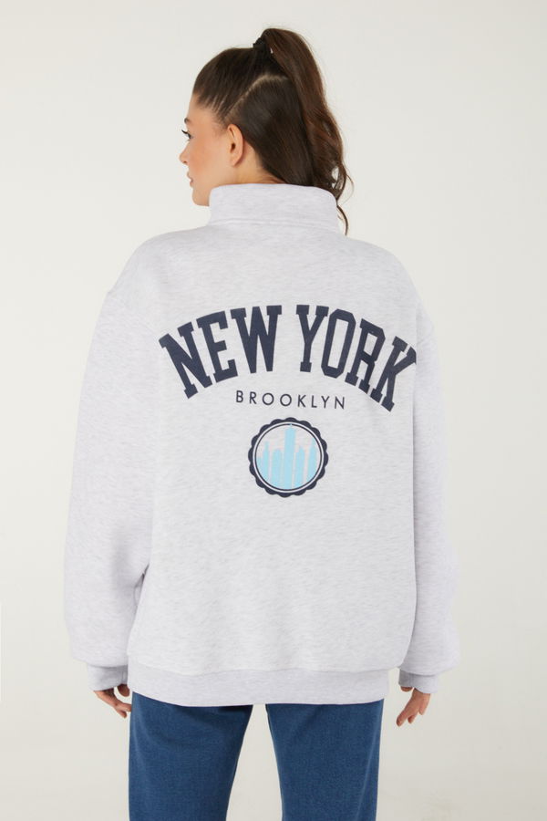Düz Yarım Balıkçı Yaka Kadın Gri Baskılı Sweatshirt - 26518