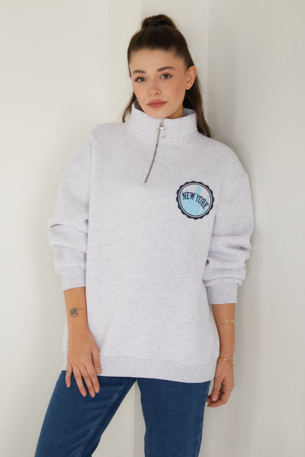 Düz Yarım Balıkçı Yaka Kadın Gri Baskılı Sweatshirt - 26518