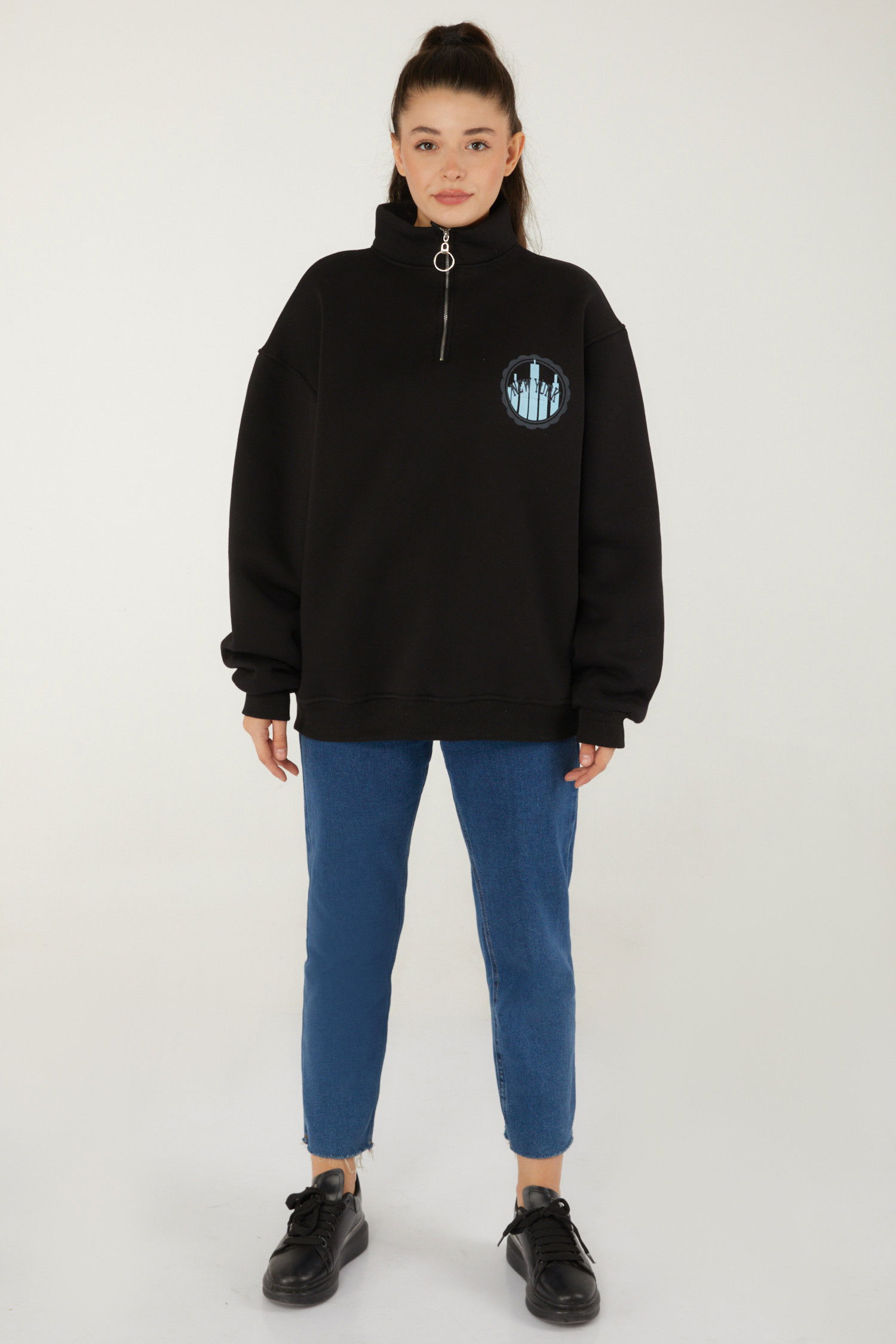 Düz Yarım Balıkçı Yaka Kadın Siyah Baskılı Sweatshirt - 26518