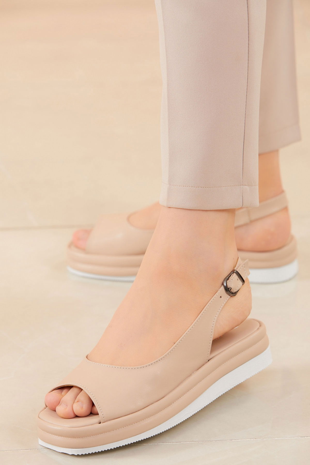 Kadın Bej SANDALET - 20587 BEJ