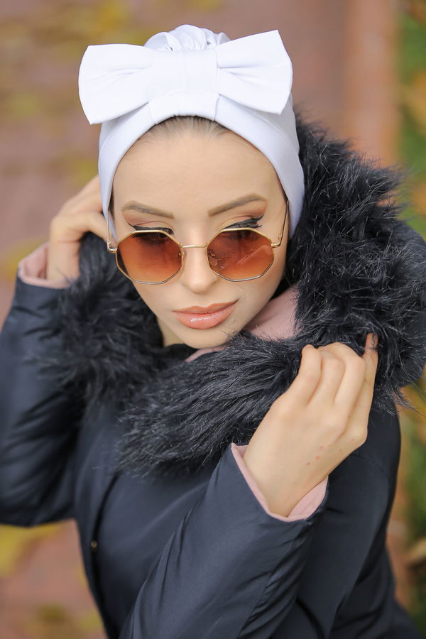 Fiyonklu Bone Siyah Beyaz - 6847 BEYAZ