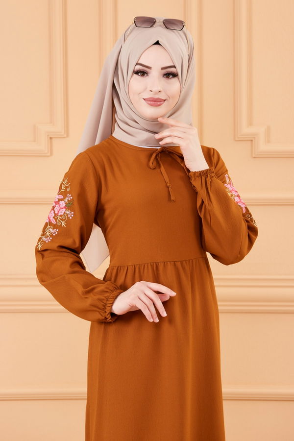 KOL NAKISLI ELBISE Taba - 3596