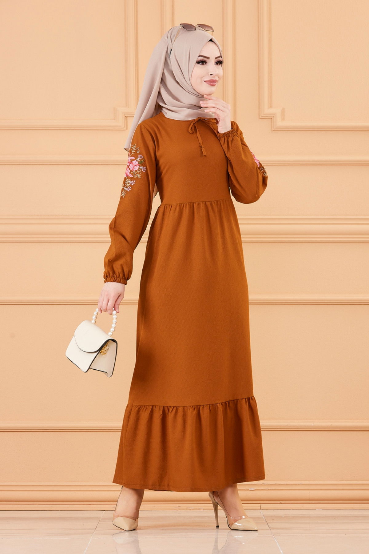KOL NAKISLI ELBISE Taba - 3596