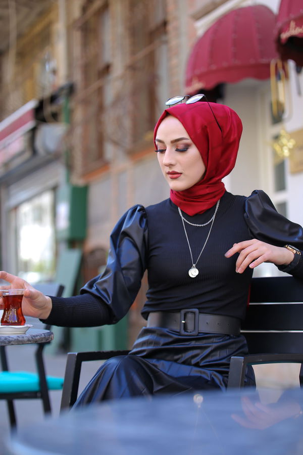 Plise Etek Bluz  Siyah - 1350