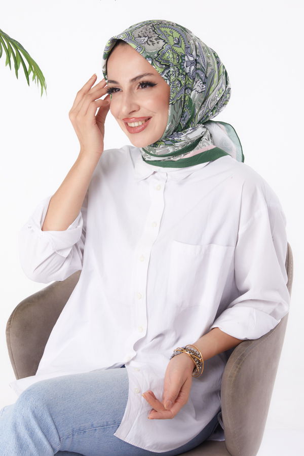 Düz Orta Kadın Yeşil Desenli Eşarp - 26154 YEŞİL