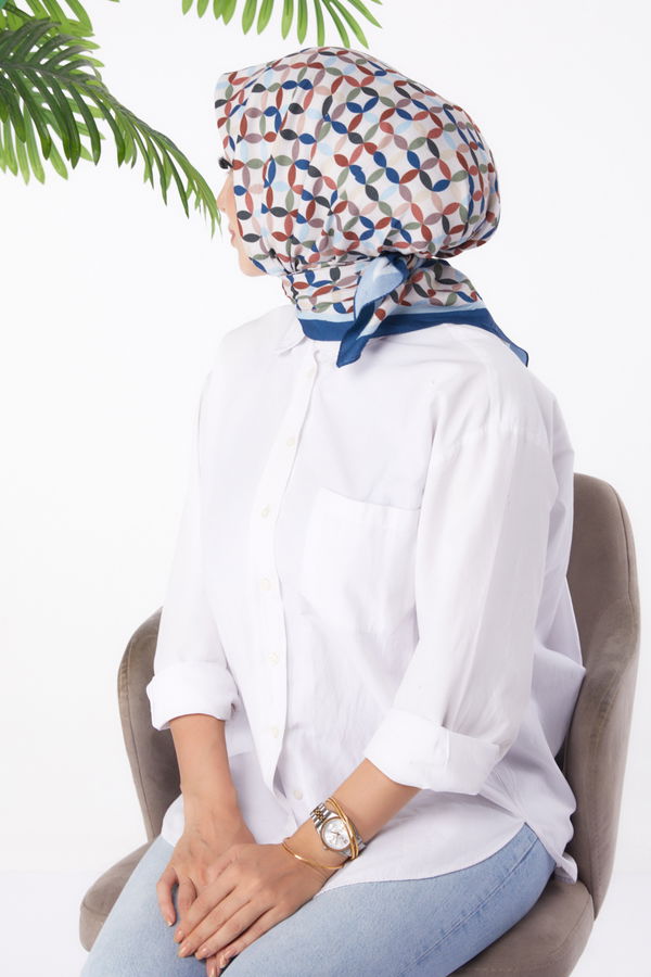 Düz Orta Kadın Mavi Desenli Eşarp - 26155 MAVİ