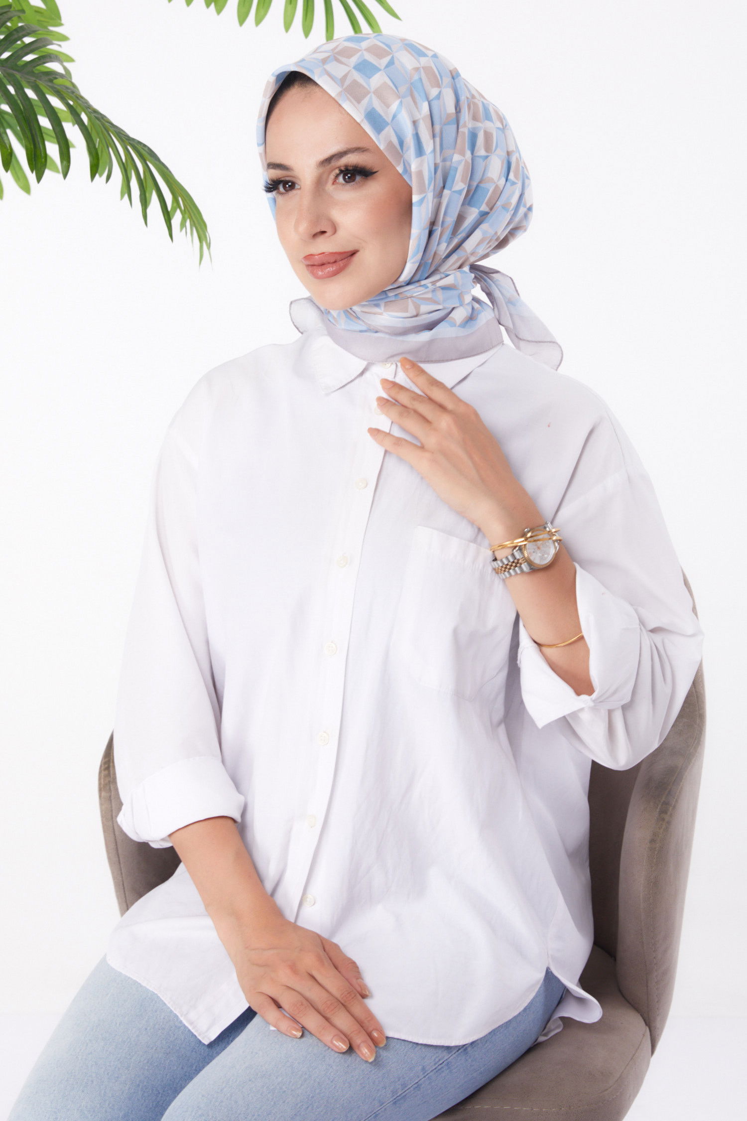 Düz Orta Kadın Mavi Desenli Eşarp - 26157 MAVİ