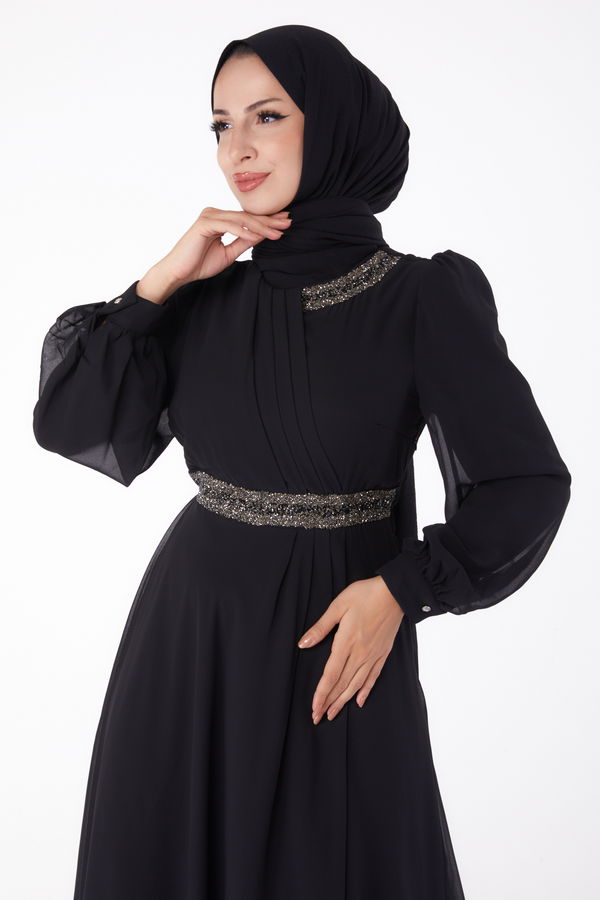 Düz Hakim Yaka Kadın Siyah Taşlı Şifon Elbise - 26255 SİYAH