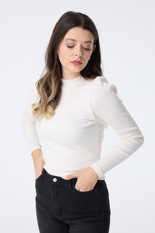 Düz Yarım Balıkçı Yaka Kadın Beyaz Crop - 23389