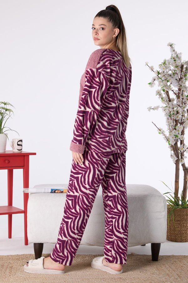 Düz Bisiklet Yaka Kadın Pembe Peluş Pijama Takımı - 23553 PEMBE
