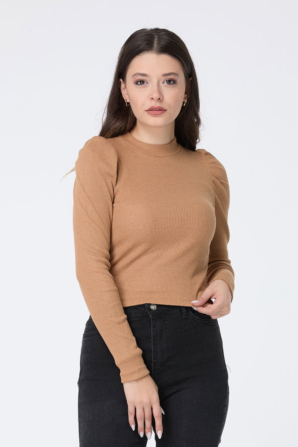 Düz Yarım Balıkçı Yaka Kadın Vizon Crop - 23389