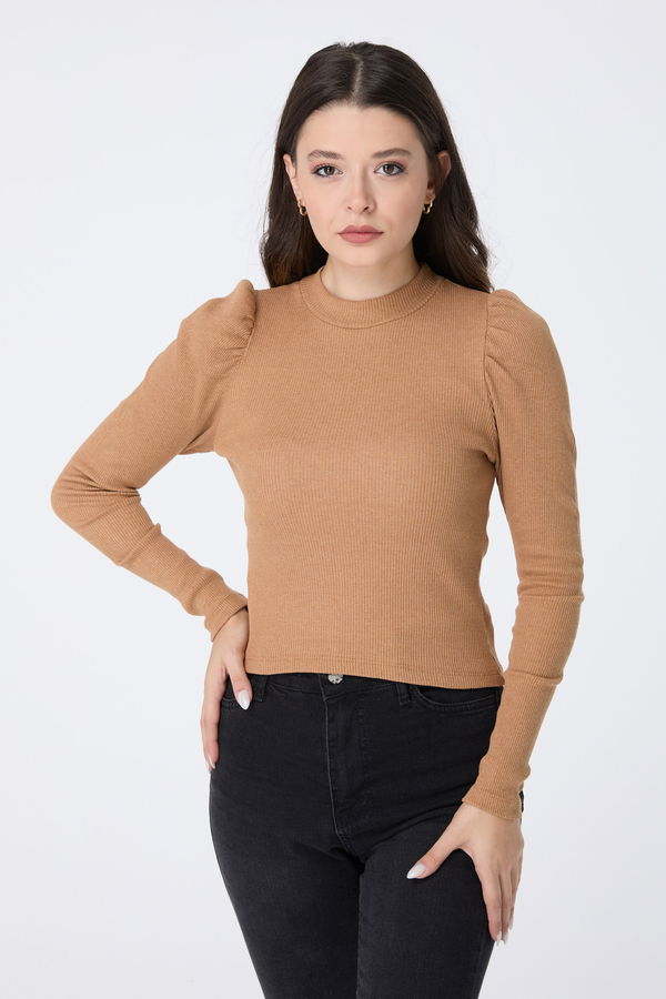 Düz Yarım Balıkçı Yaka Kadın Vizon Crop - 23389