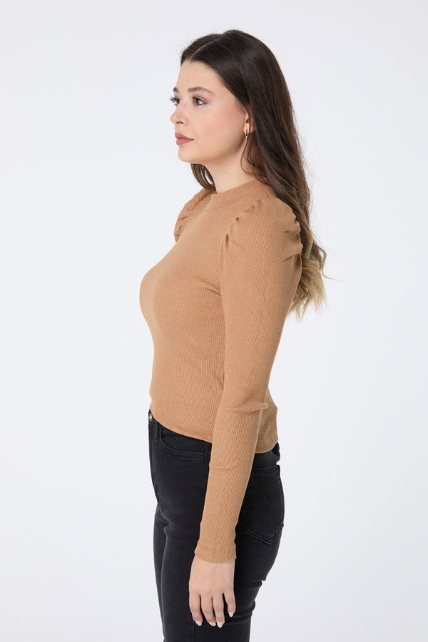 Düz Yarım Balıkçı Yaka Kadın Vizon Crop - 23389
