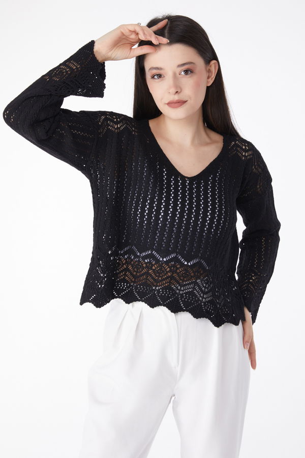 Düz Orta Kadın Siyah DELİKLİ TRİKO CROP - 25150