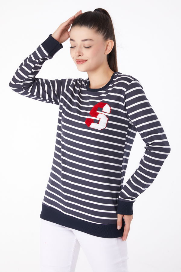 Düz Bisiklet Yaka Kadın Siyah Nakışlı Sweatshirt - 26286 SİYAH