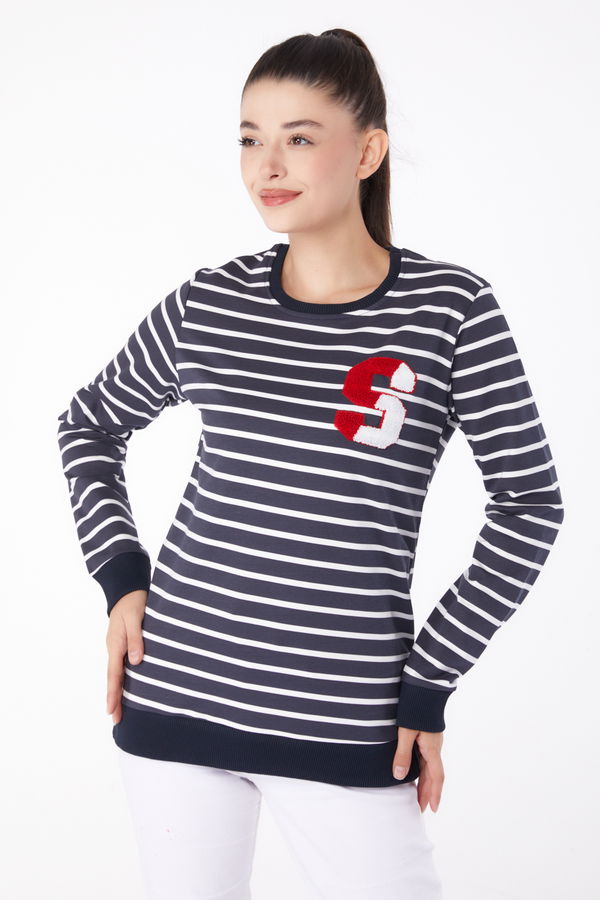 Düz Bisiklet Yaka Kadın Siyah Nakışlı Sweatshirt - 26286 SİYAH