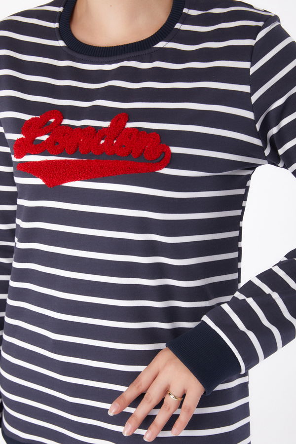 Düz Bisiklet Yaka Kadın Antrasit Nakışlı Sweatshirt - 26287 ANTRASİT