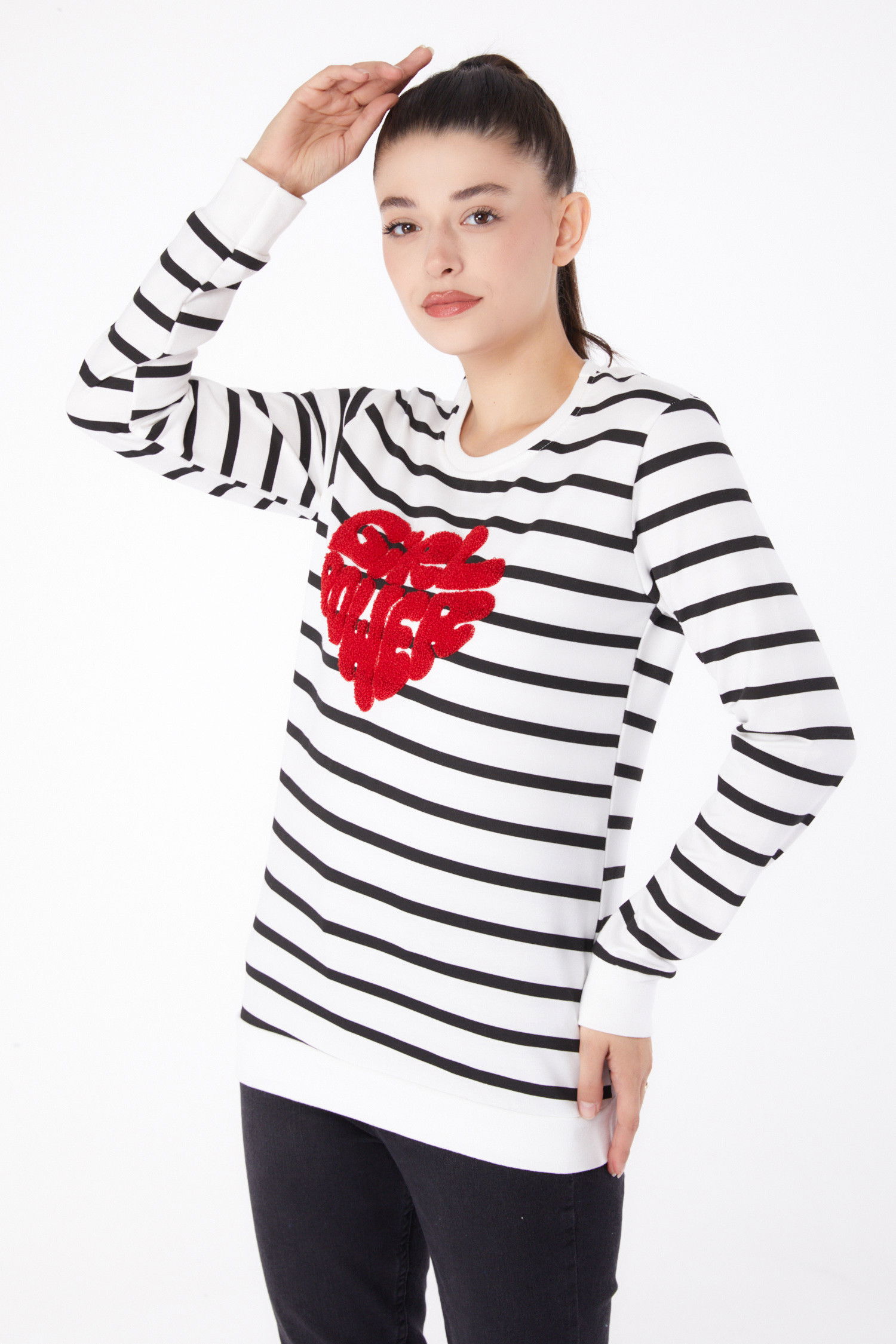 Düz Bisiklet Yaka Kadın Beyaz Nakışlı Sweatshirt - 26288