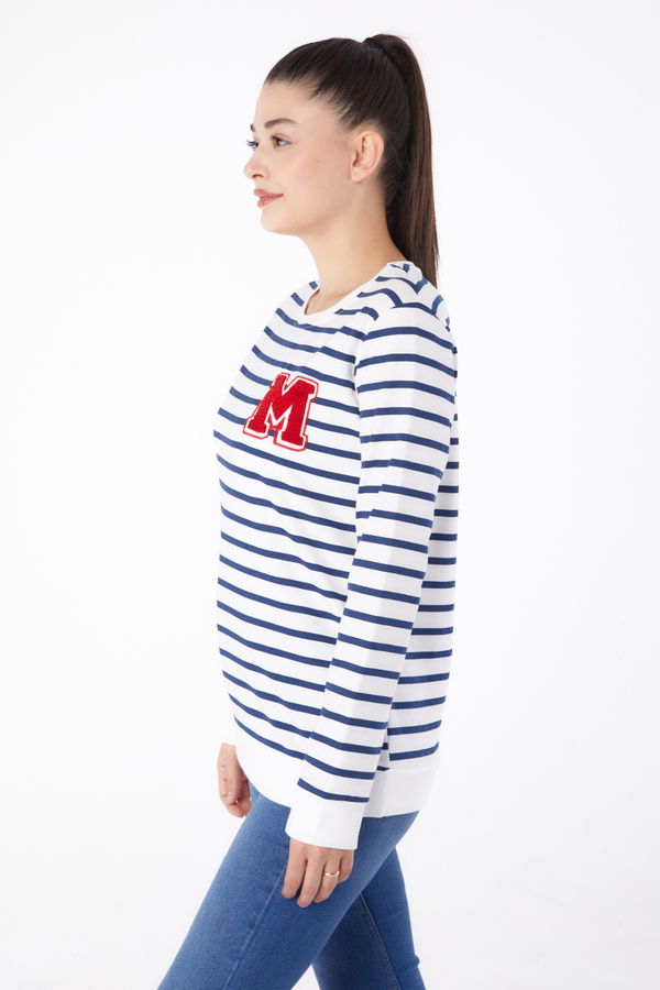 Düz Bisiklet Yaka Kadın Beyaz Nakışlı Sweatshirt - 26291 BEYAZ