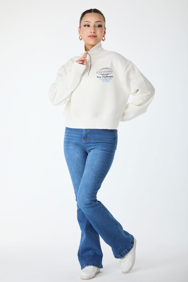Düz Yarım Balıkçı Yaka Kadın Beyaz Yakası Fermuarlı Sweatshirt - 24272 BEYAZ