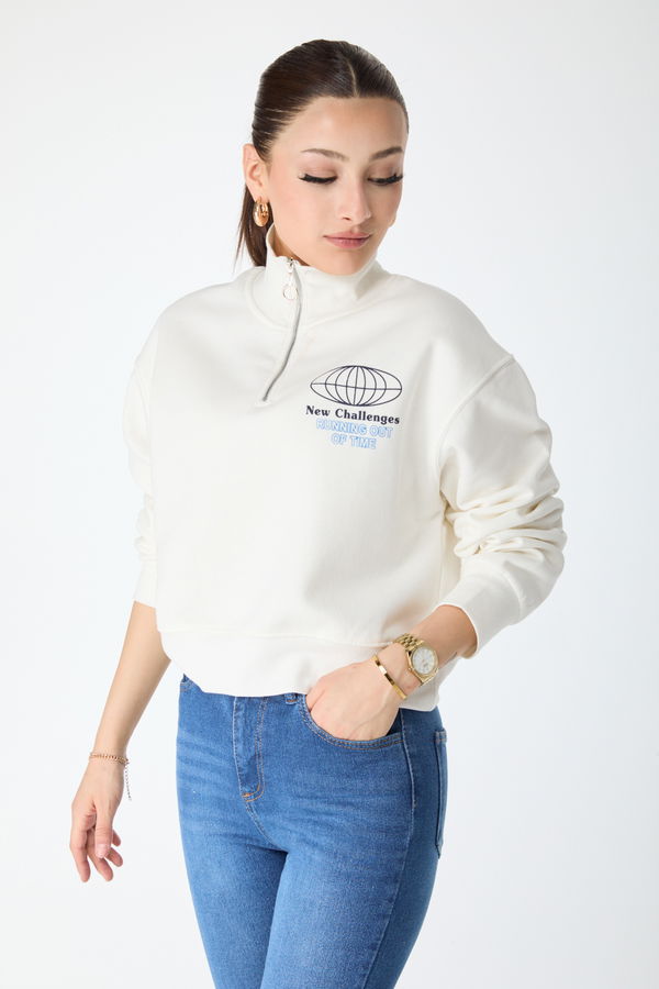 Düz Yarım Balıkçı Yaka Kadın Beyaz Yakası Fermuarlı Sweatshirt - 24272 BEYAZ