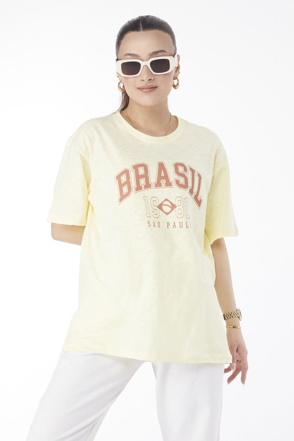 Düz Bisiklet Yaka Kadın Sarı Kısa Kollu Baskılı T-shirt - 24647