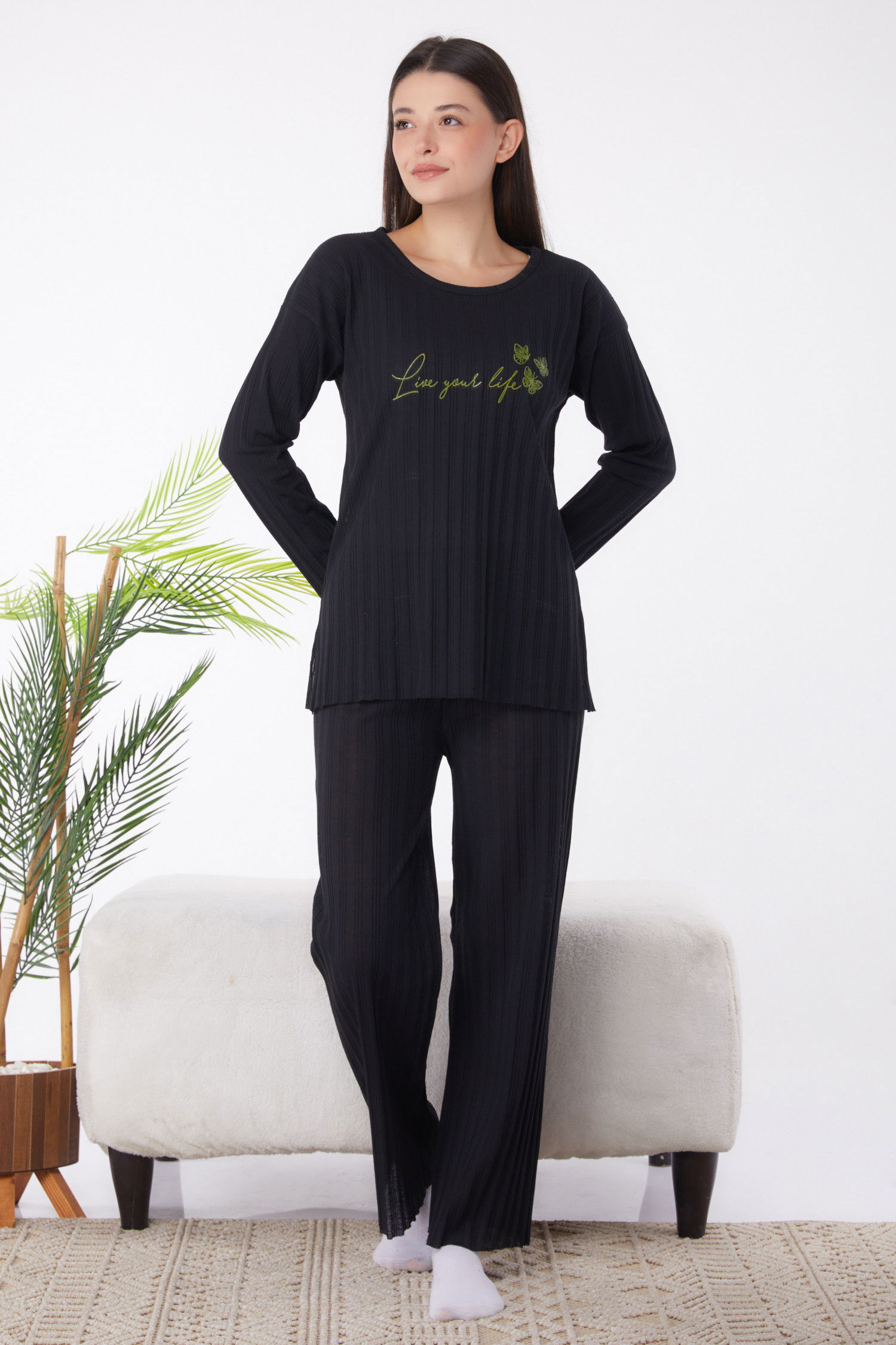 Düz Bisiklet Yaka Kadın Siyah Baskılı Uzun Kollu Pijama Takımı - 24665 SİYAH