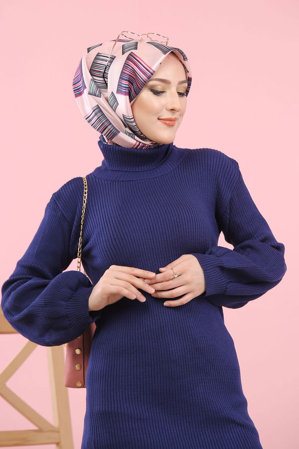 Düz Orta Kadın Lacivert Bogazlı Triko Tunik   - 8232