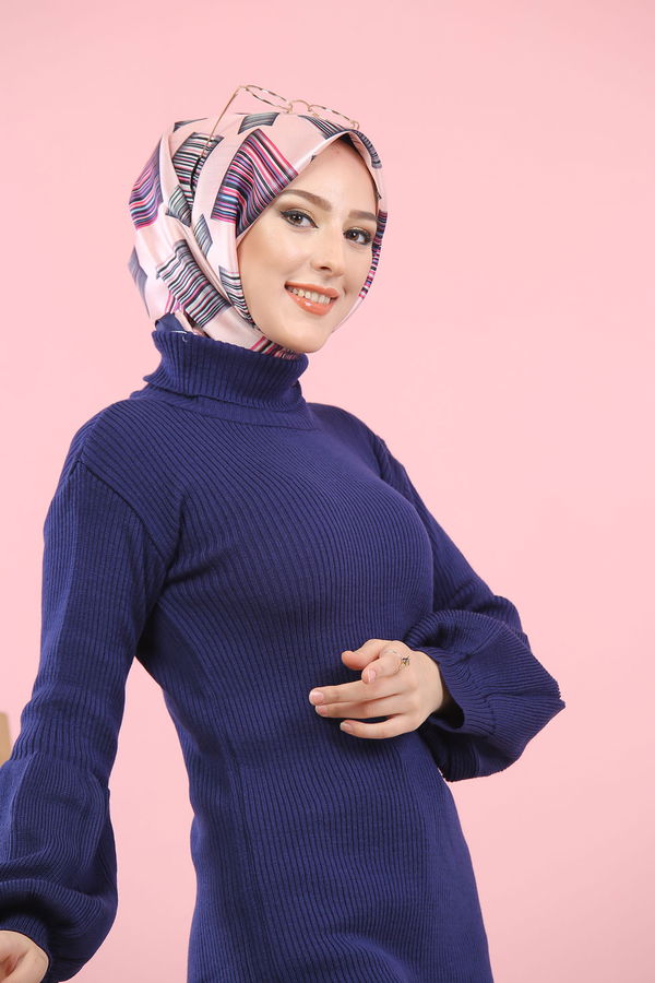 Düz Orta Kadın Lacivert Bogazlı Triko Tunik   - 8232
