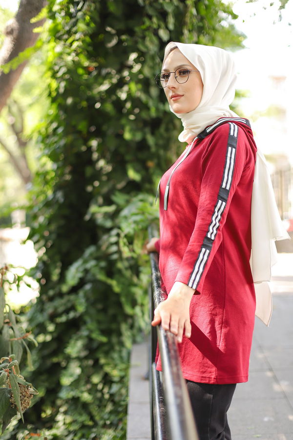 Düz Kapşonlu Yaka Kadın Bordo SERITLI TUNIK - 8358 BORDO