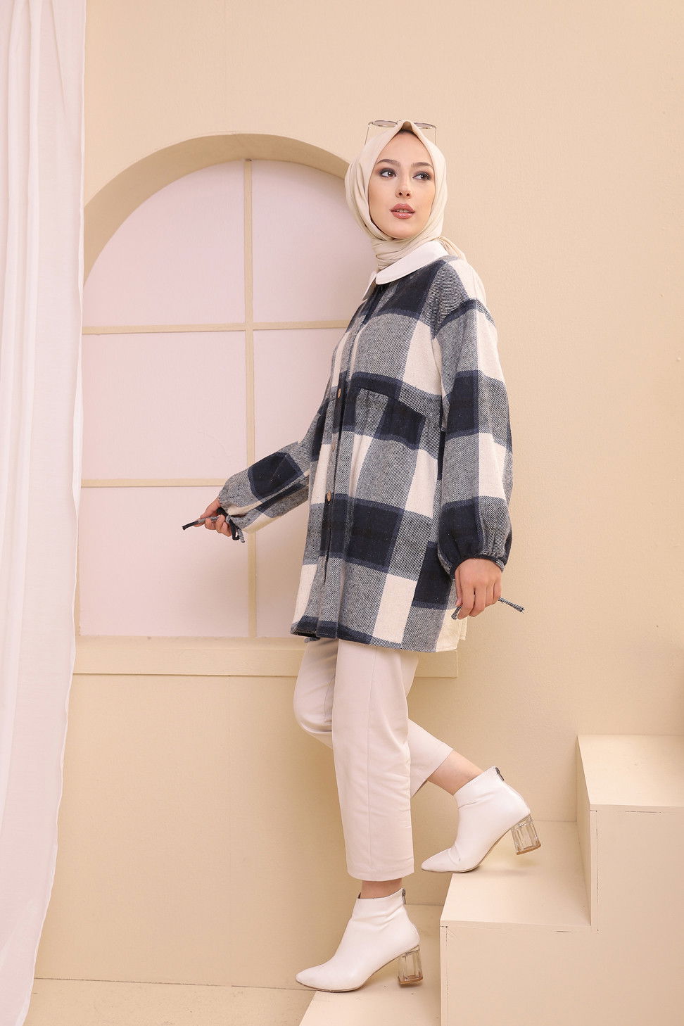 Düz Bisiklet Yaka Kadın Lacivert 13375 TUNIK - 13375 LACİVERT