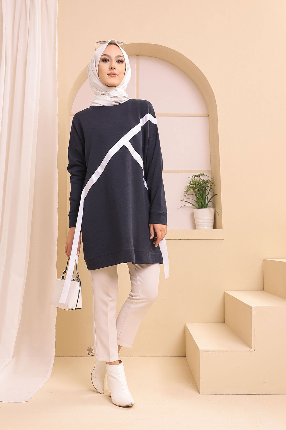 Düz Bisiklet Yaka Kadın Lacivert TUNIK - 3372 LACİVERT