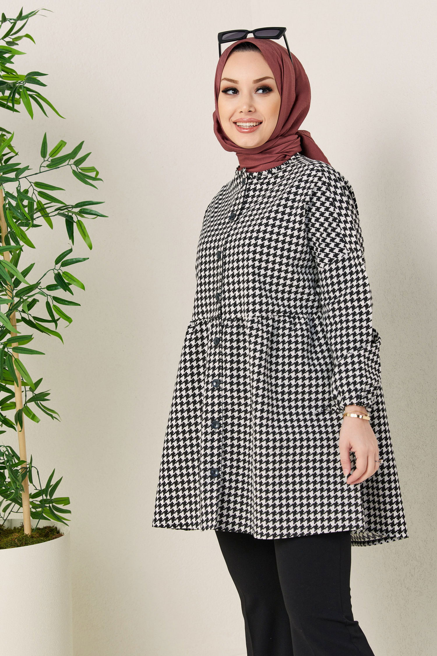 Düz Bisiklet Yaka Kadın Siyah TUNIK - 3589