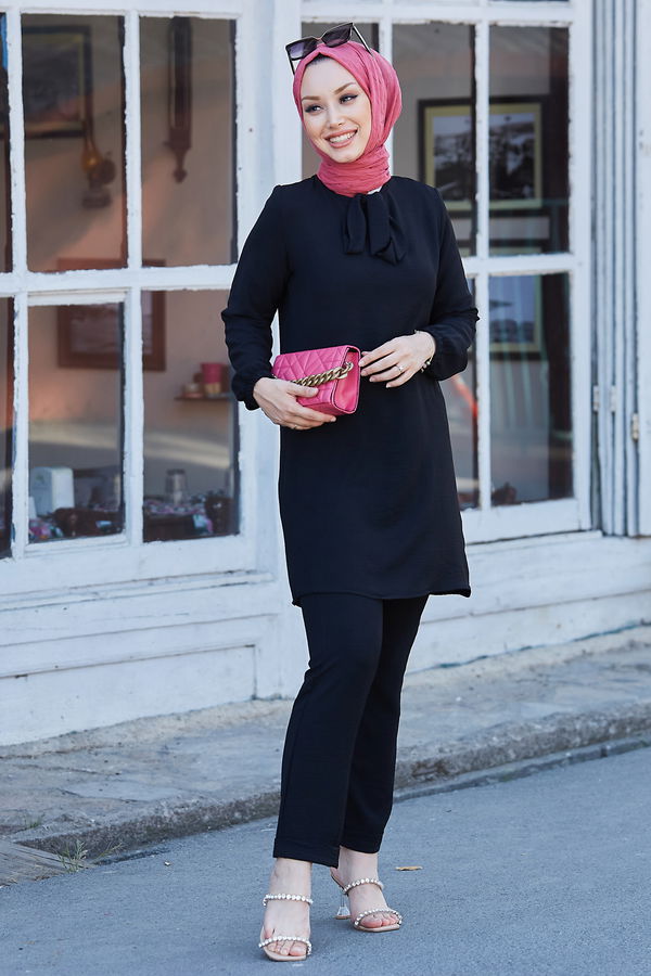 Düz Bisiklet Yaka Kadın Siyah Tunik Pantolon - 10528