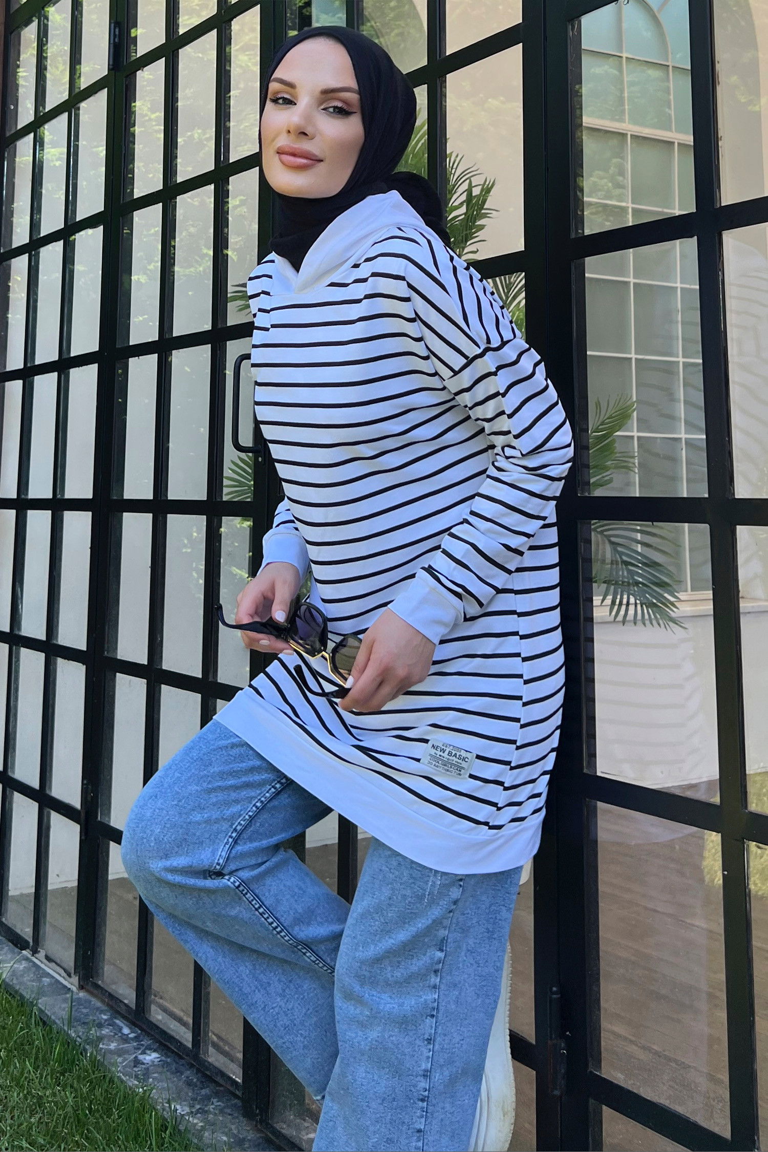Düz Orta Kadın Siyah Kapsonlu Sweat - 21256