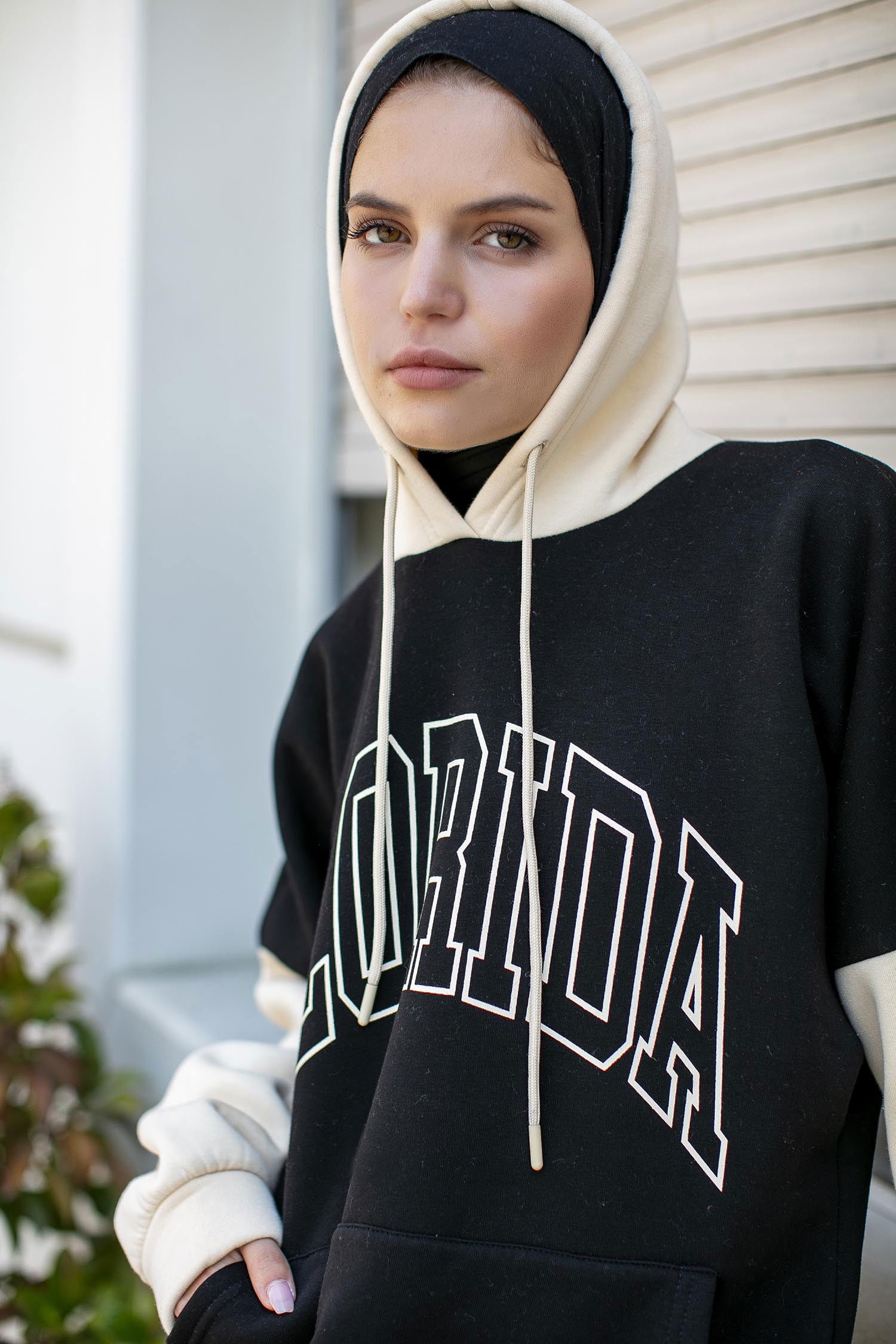Düz Orta Kadın Siyah Kapsonlu Sweat - 21357