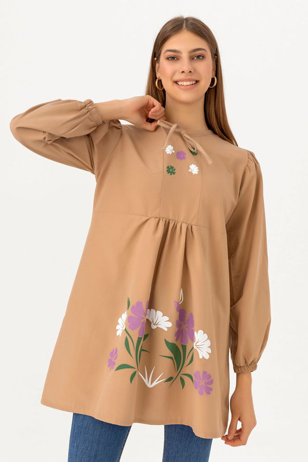 Düz Bisiklet Yaka Kadın Bej BASKILI TUNIK - 3694 BEJ