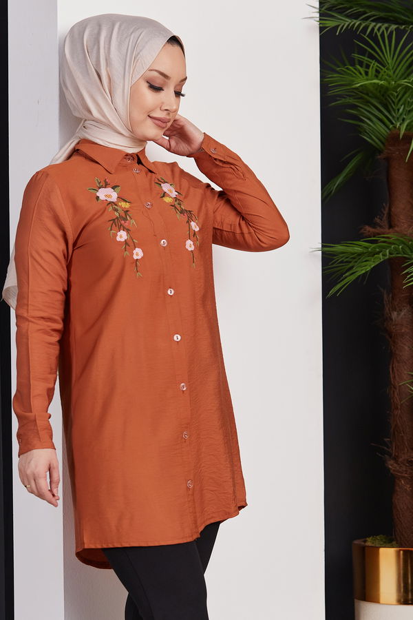 Düz Gömlek Yaka Kadın Taba Nakışlı Tunik - 3550 TABA