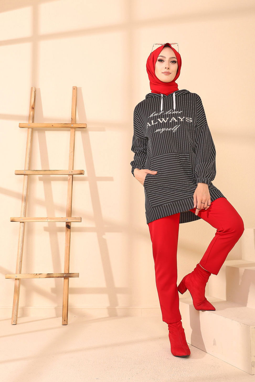 Düz Kapşonlu Yaka Kadın Siyah 4156 TUNIK - 4156