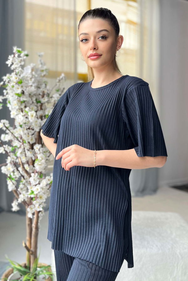 Düz Bisiklet Yaka Kadın Lacivert T-Shirt - 22535 LACİVERT