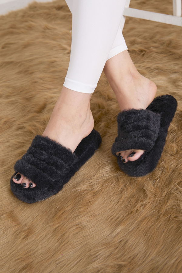 Kadın Siyah Peluş Ön Açık Terlik - 23322