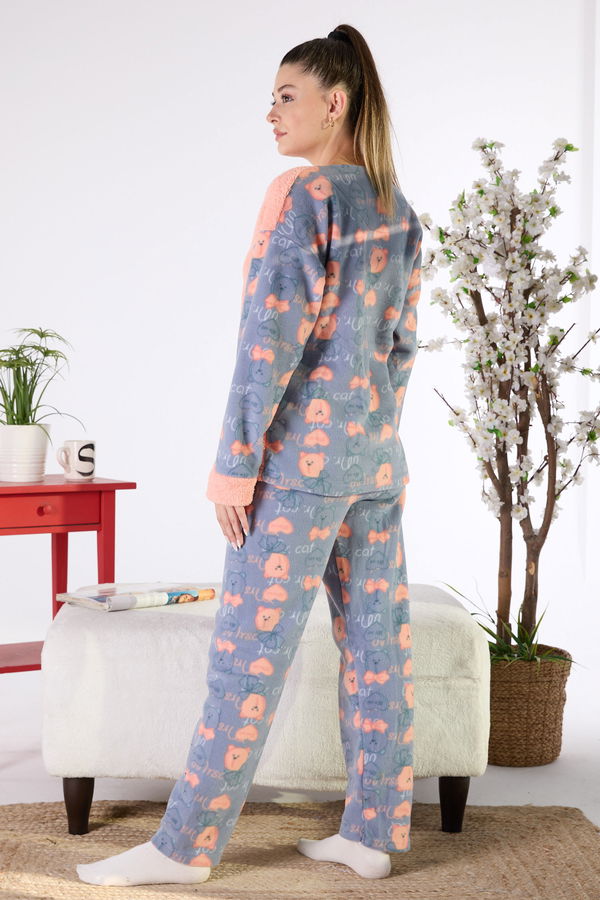 Düz Bisiklet Yaka Kadın Pembe Peluş Pijama Takımı - 23556 PEMBE