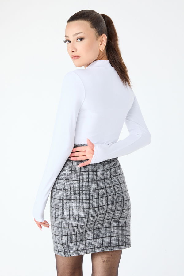Düz Yarım Balıkçı Yaka Kadın Beyaz Body - 24311