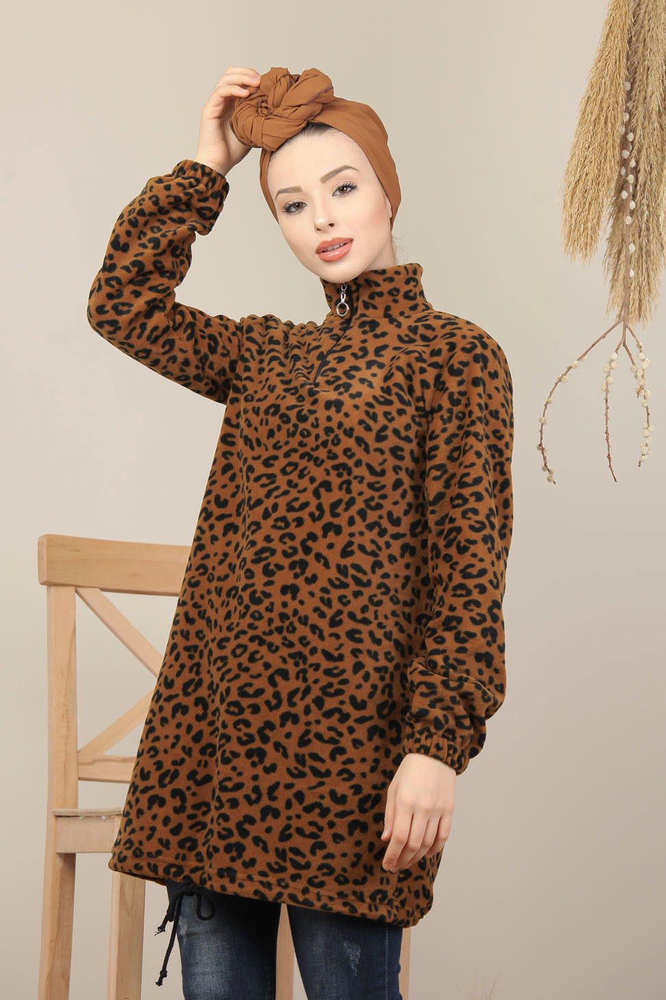 Düz Orta Kadın Kahverengi Bogazlı Yarım Fermuar Polar Tunik Leopar  - 8102 KAHVERENGİ