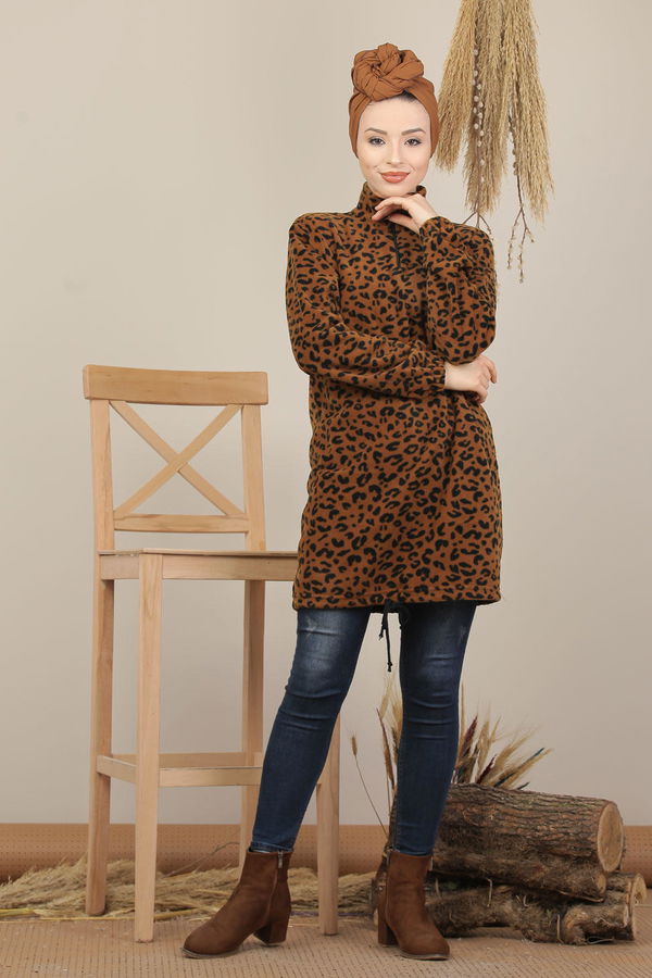 Düz Orta Kadın Kahverengi Bogazlı Yarım Fermuar Polar Tunik Leopar  - 8102 KAHVERENGİ